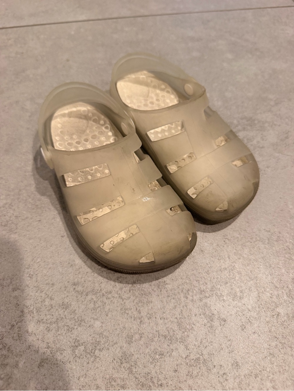 ZARA 10 size Kids Jelly Sandals in Beige/Cream - Lightweight Toddler Water Shoes